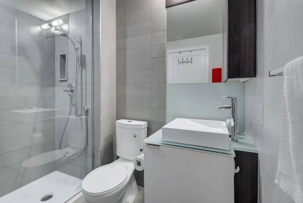 Apartment Cn Lovers Toronto Canada